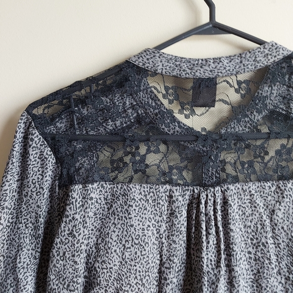 FREE PEOPLE ♡ Ladies Top - Picture 8 of 9
